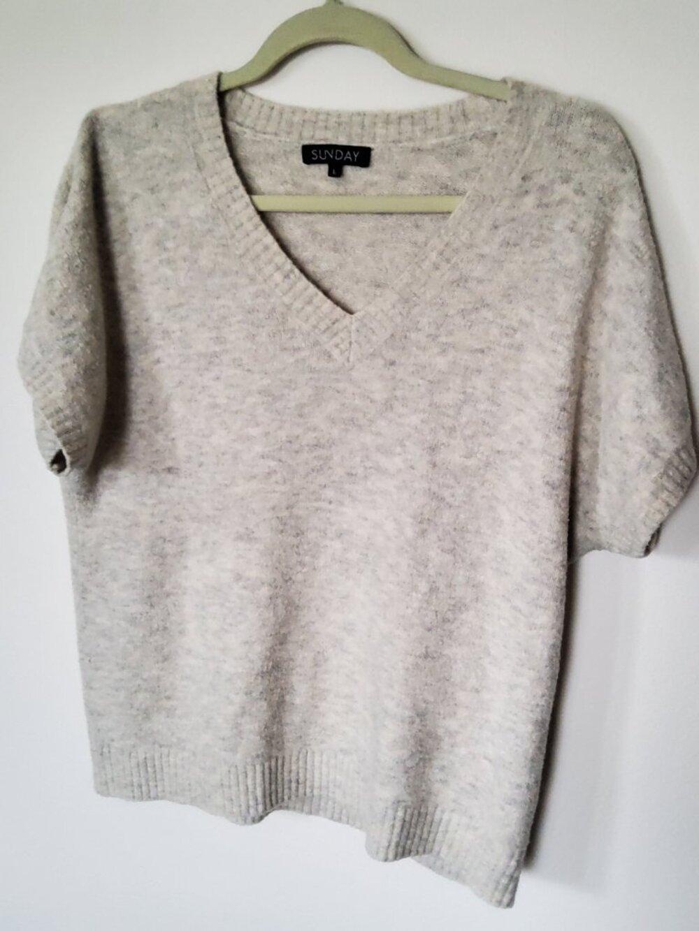 Oatmeal Sunday brand [Danish] Wool Blend short sleeve V neck sweater size L